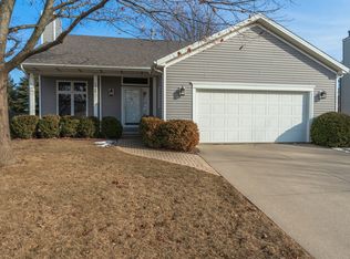 1109 Chatham Ln, Bloomington, IL