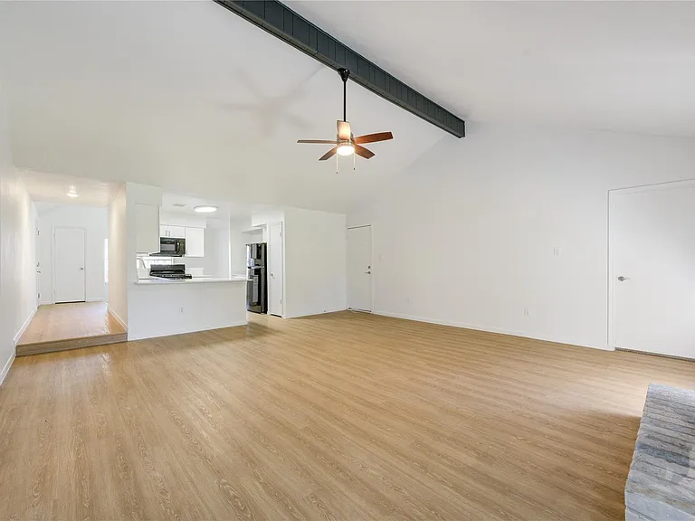 22323 Indian Ridge Dr — Photo 5