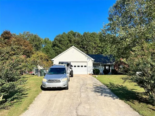 304 Greenleaf Ct, Loganville, GA 30052