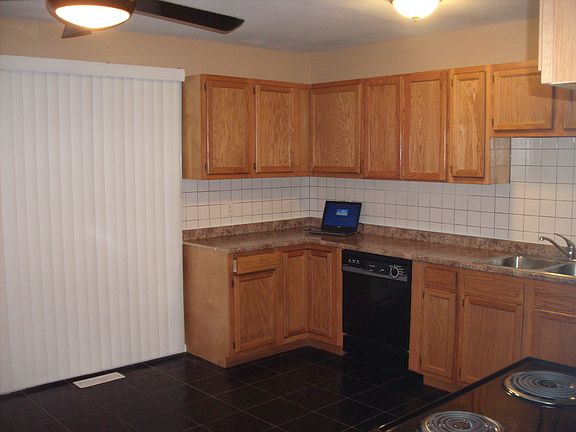 2nd image of 3031 W Tennyson Ave