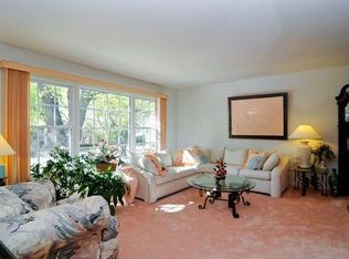 4516 Hoover St, Rolling Meadows, IL 60008