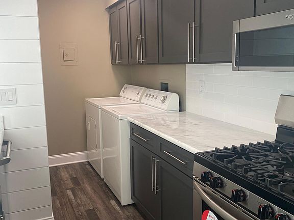 2nd image of 3027 Maplewood Ct #A