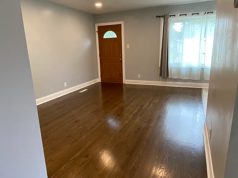 24 Austin Ave — Photo 7