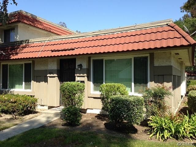 2nd image of 1434 N Weeping Willow Ln