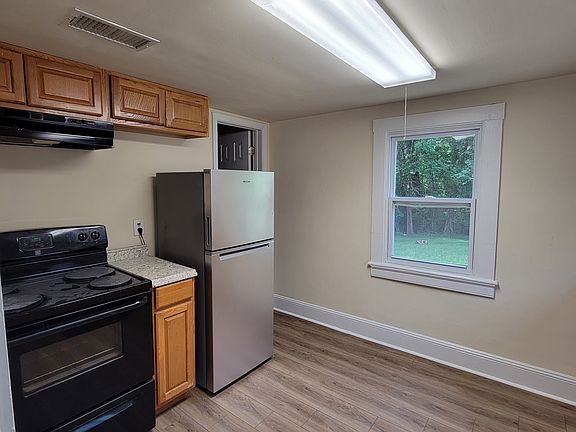 4th image of 2121 Osborne Rd