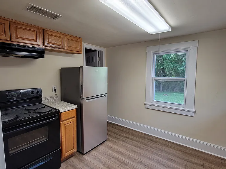 2121 Osborne Rd — Photo 4