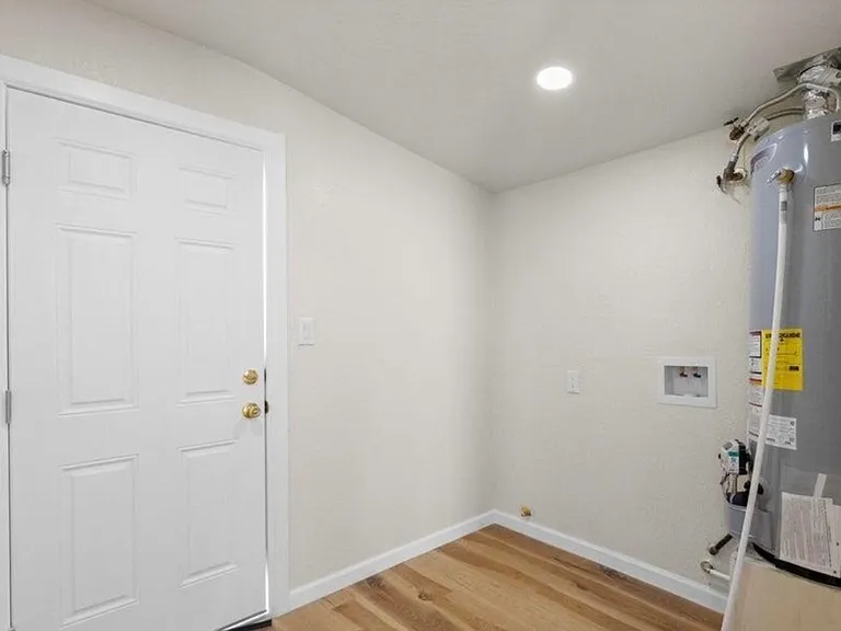 760 Crass Ave #2 — Photo 14