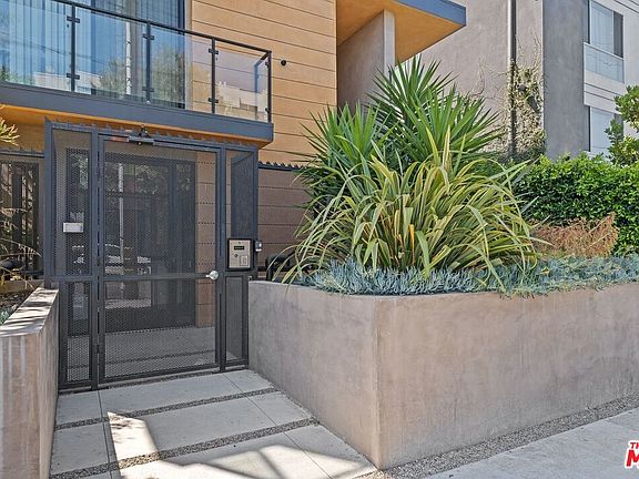 4th image of 11254 Mississippi Ave Unit 3