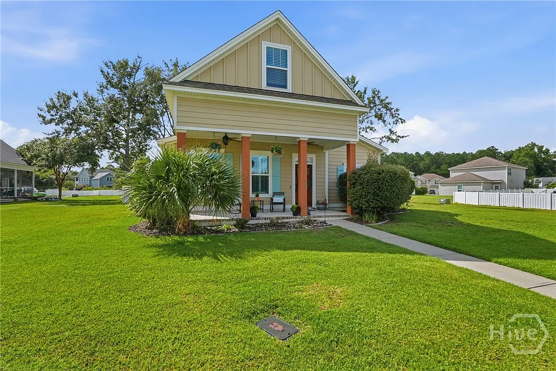 4 bed, 3.0 bath, 2578 sqft, $3,400 — Photo 1