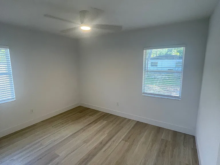 4315 W Laurel St — Photo 15
