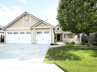 6601 E Saginaw Way, Fresno, CA 93727