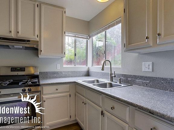 2nd image of 4546 Westridge Dr