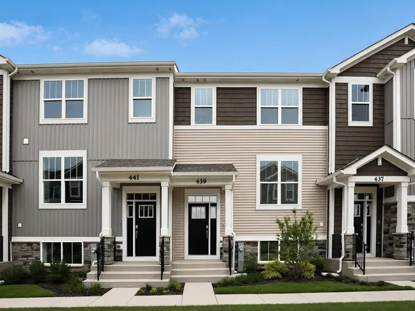 439 Red Oak Cir, Volo, IL 60020