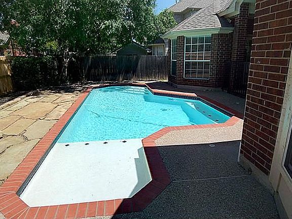 5th image of 32 Chimney Rock Dr
