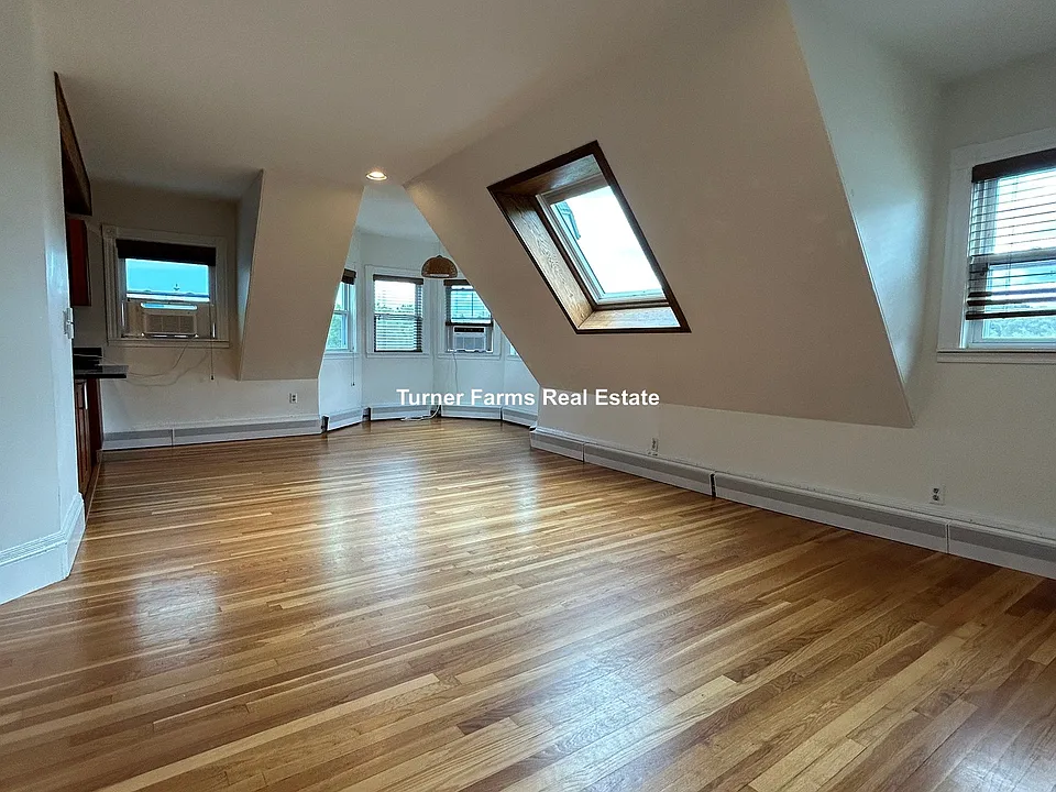 185 Davis Ave #8