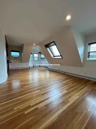 185 Davis Ave #8 Photo 1