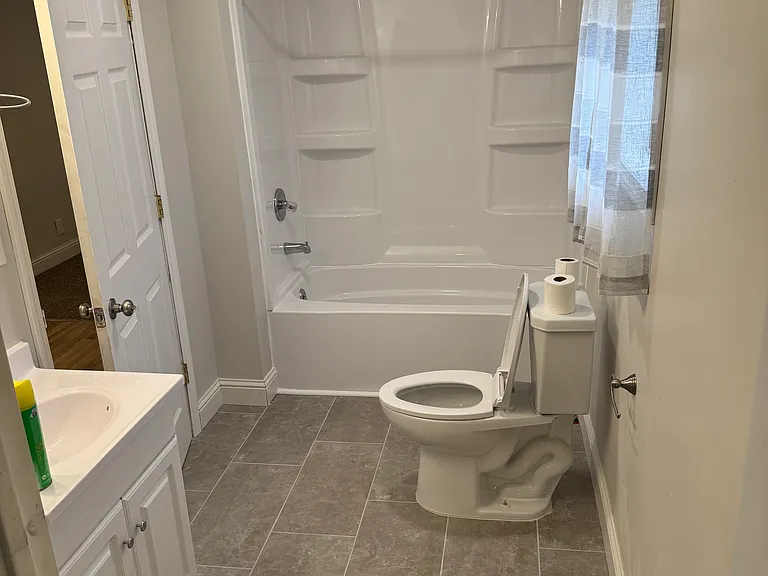 1315 N Iowa Ave — Photo 6