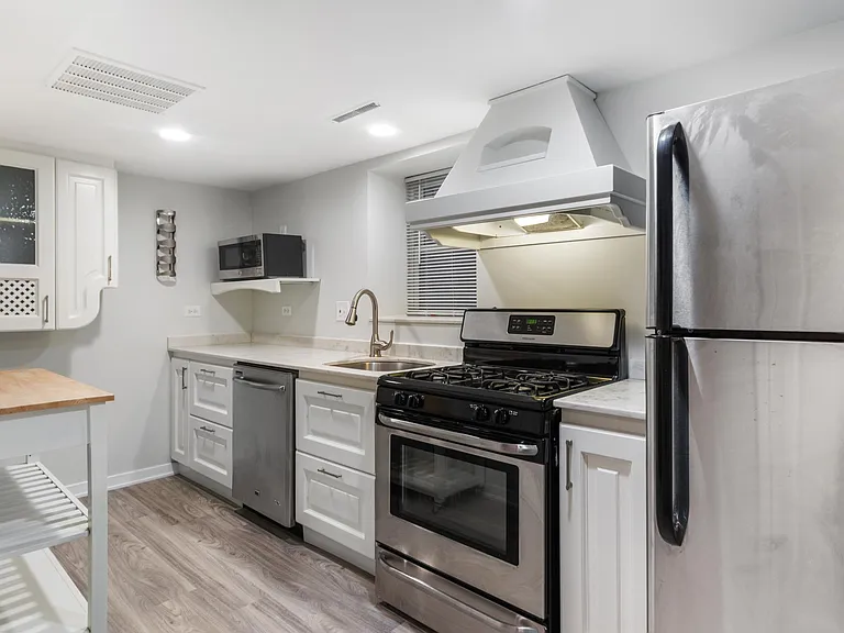 3236 N Racine Ave #A — Photo 4