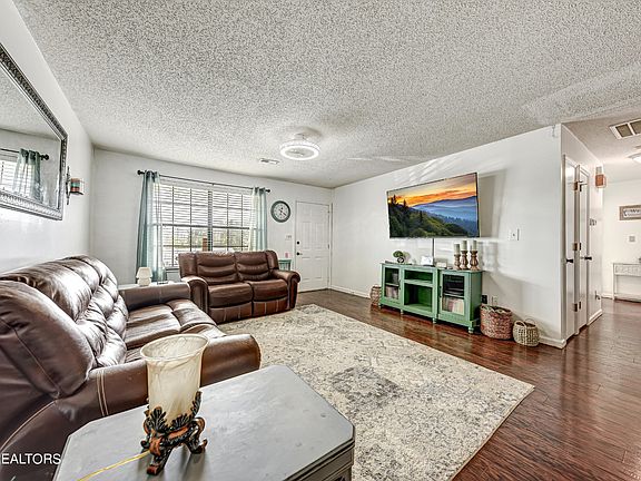 2nd image of 721 Exodus Ln