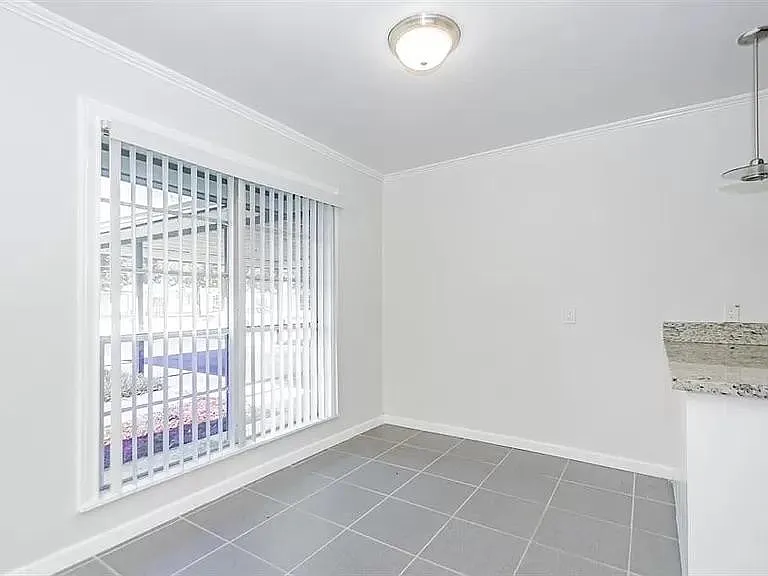 4230 W Broadway St — Photo 12