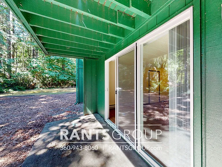 Lovely, wooded 2-bedroom apartment with a large private deck and in-unit washer & dryer! — Photo 48