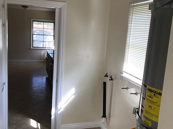 4th image of 8119 Calmada Ave