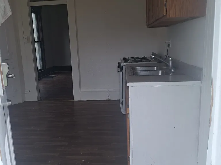 511 E Jackson St #2-1 — Photo 4