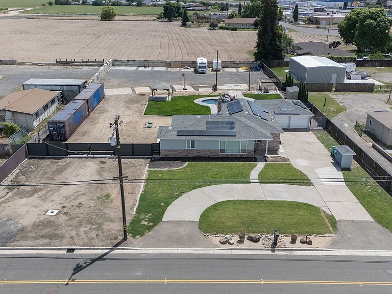 5958 E Lathrop Rd — Photo 8