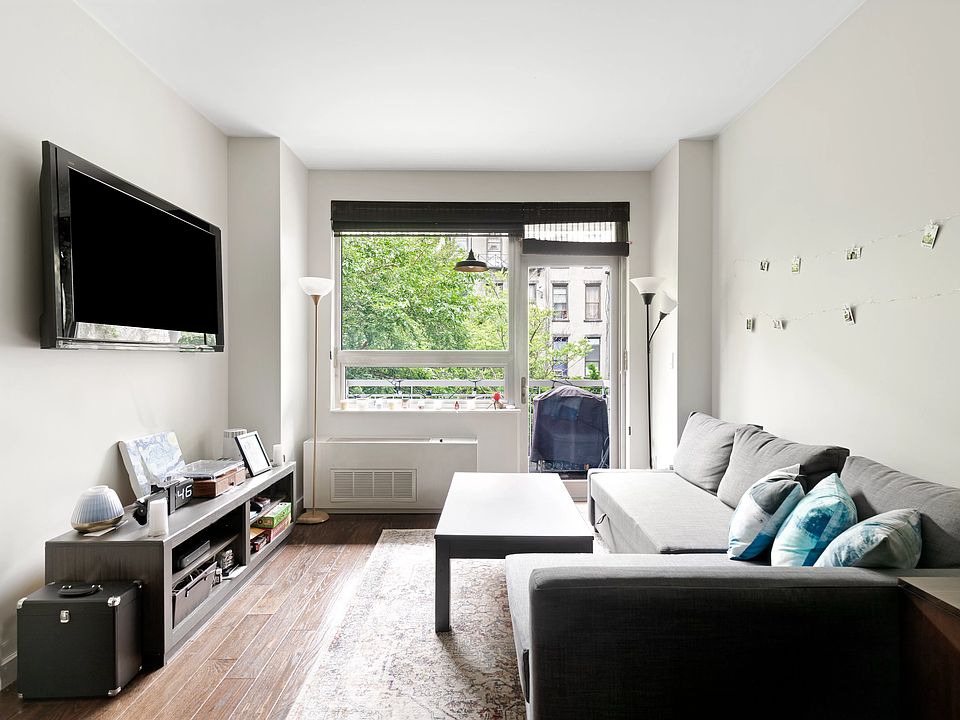 1st image of 517 W 46th St APT 306