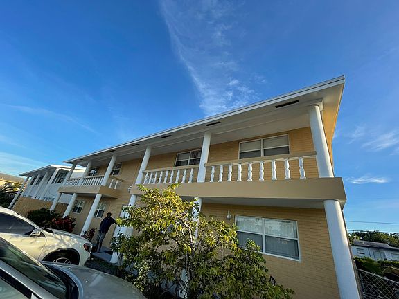 3rd image of 251 W Blue Heron Blvd APT 1