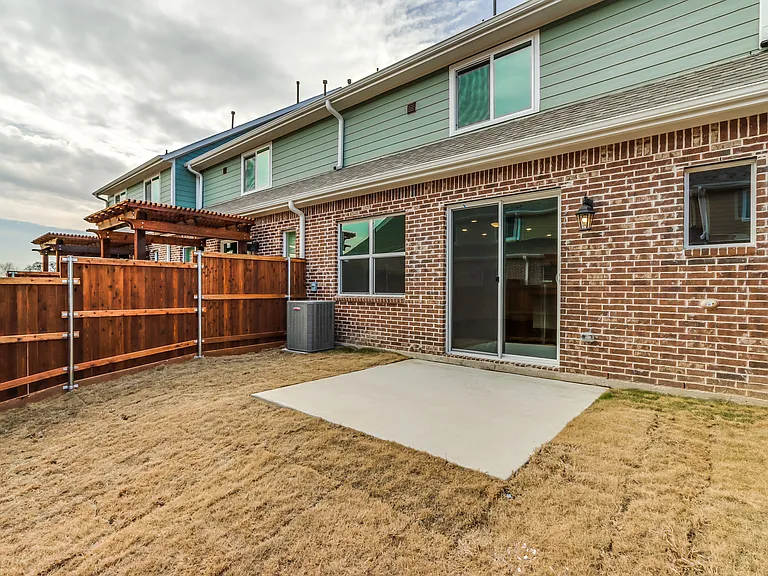 613 Emily Ln — Photo 30