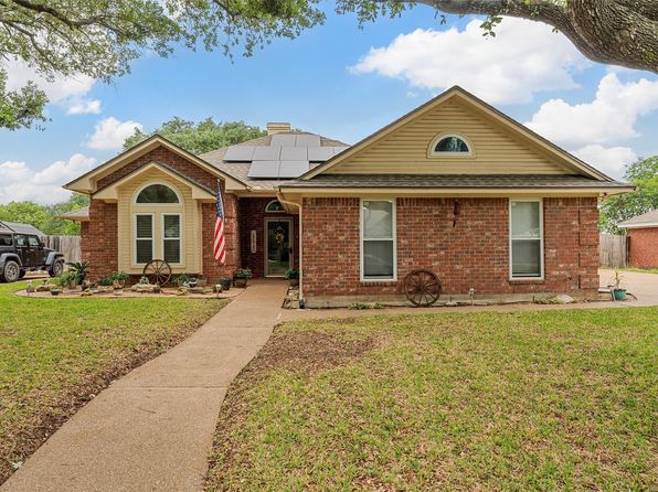 908 Snow Mass Dr, Hewitt, TX 76643
