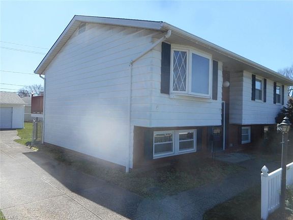 3rd image of 8807 Harrow Dr