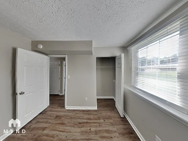 1106 Lady Banks Dr — Photo 14