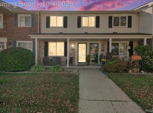 38171 Jamestown Dr #116, Sterling Heights, MI 48312