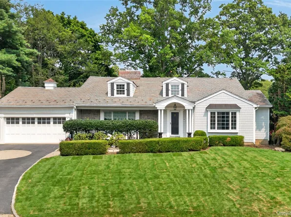 20 Earle Pl, Manhasset, NY 11030
