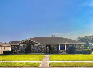 652 Birchwood Dr, Port Neches, TX 77651