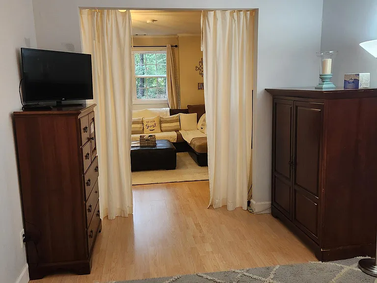 Spring Cir — Photo 5
