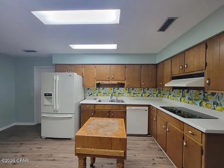 S Longwood Cir — Photo 10