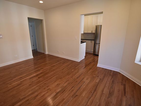 4th image of 4424-4432 N Wolcott Ave #4426-1B