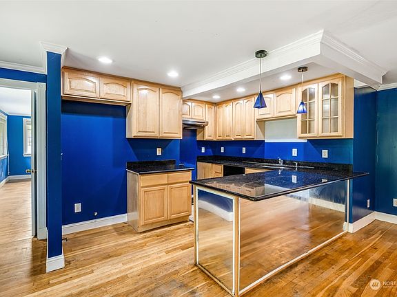 4th image of 1111 148th Avenue NE
