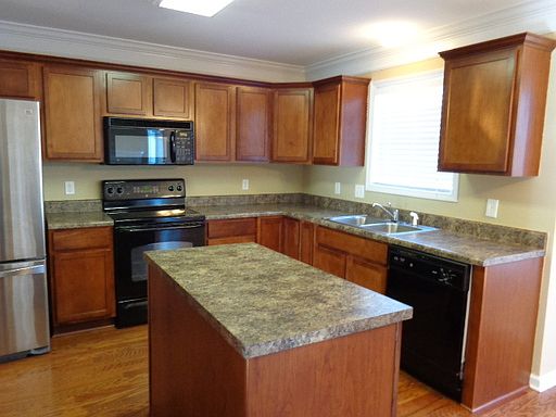 5th image of 3300 Stars Cove Ln