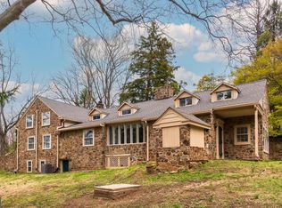 1935 Parkerhill Ln, Chester Springs, PA 19425