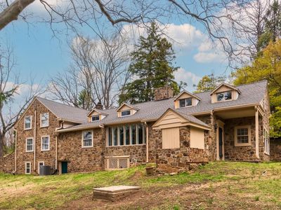 1935 Parkerhill Ln, Chester Springs, PA, 19425