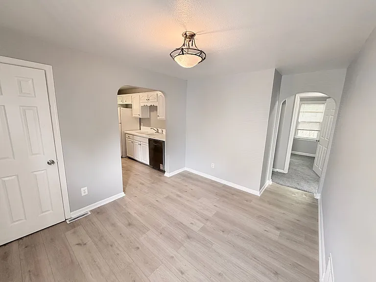 1207 N McCoy St — Photo 3