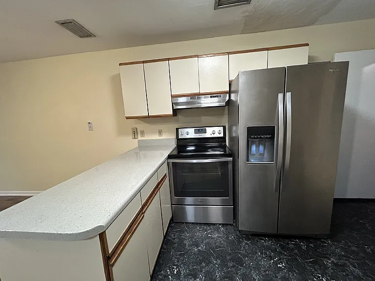 512 McKeithan St #3 — Photo 9