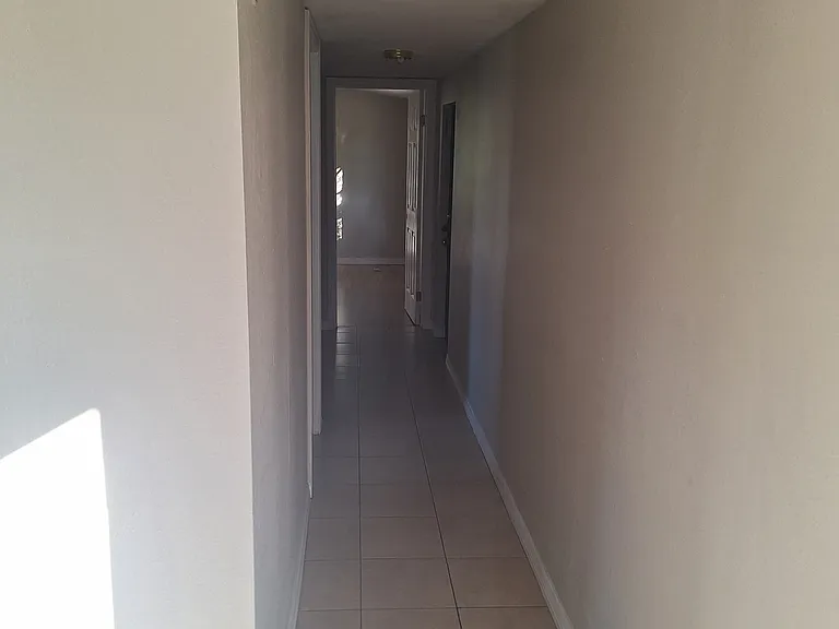 11210 Sunset View Ln — Photo 3