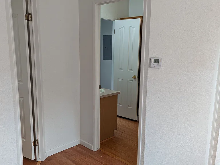 514 Holbrook St — Photo 12