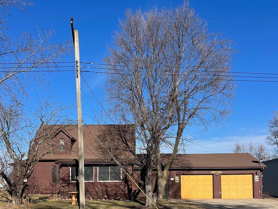 1st image of 302 N 5th St