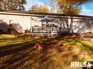 12566 Pease Rd, MARION, IL 62959